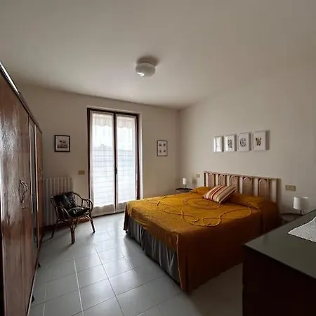 Near Town Centre And - Le Colombe Apartamento *