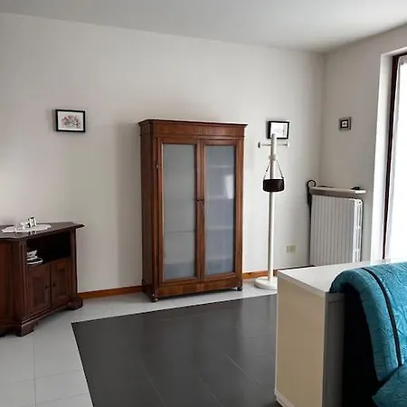 Near Town Centre And - Le Colombe Apartamento Bardolino