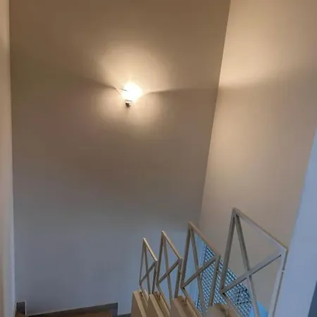 Near Town Centre And - Le Colombe Apartamento Bardolino